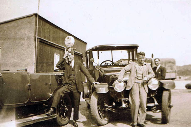 1934 - At Cameron's Petrol Pump and Ferry Office, unknown men - possibly drivers